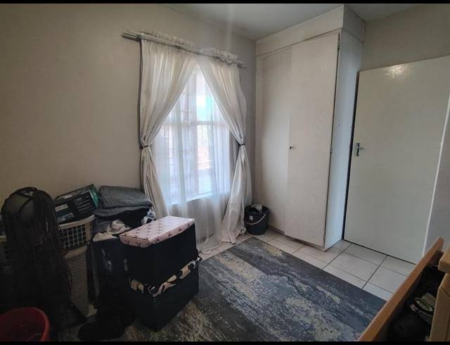 2 BEDROOM PROPERTY TO RENT IN DIE HOEWES